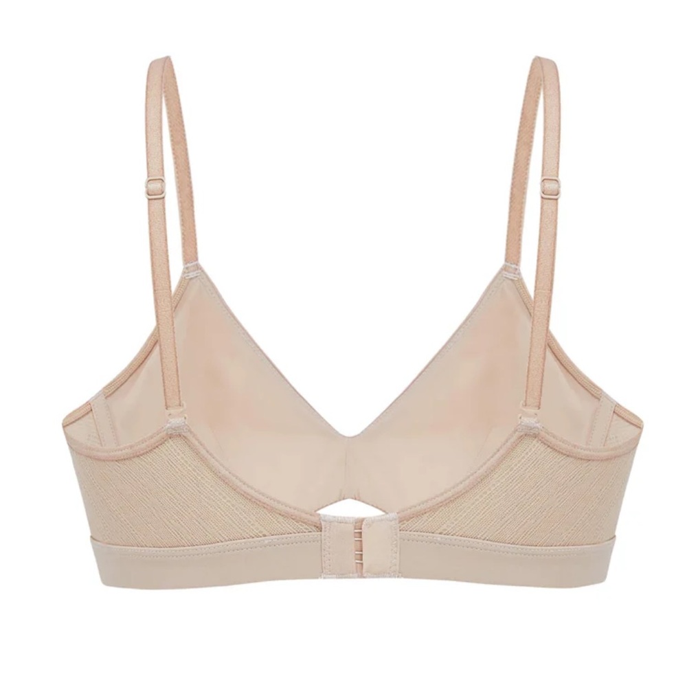 {{neiwai}} Nude Tulle Triangle Bra in Whitecap Gray - Picture 2 of 7